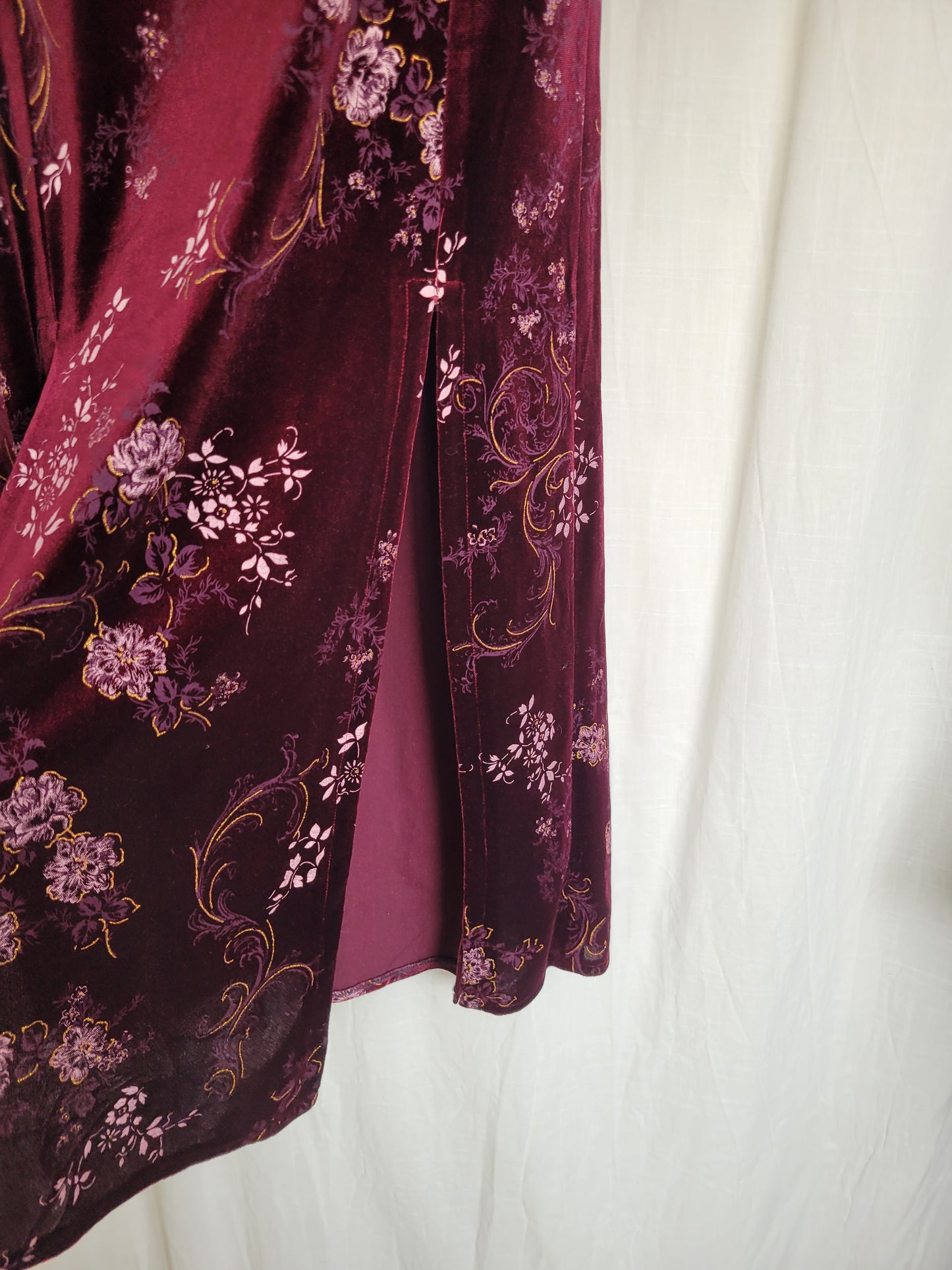 🖤 Velvet Night - long velvet vintage skirt with front and back slits and flower patterns - size M