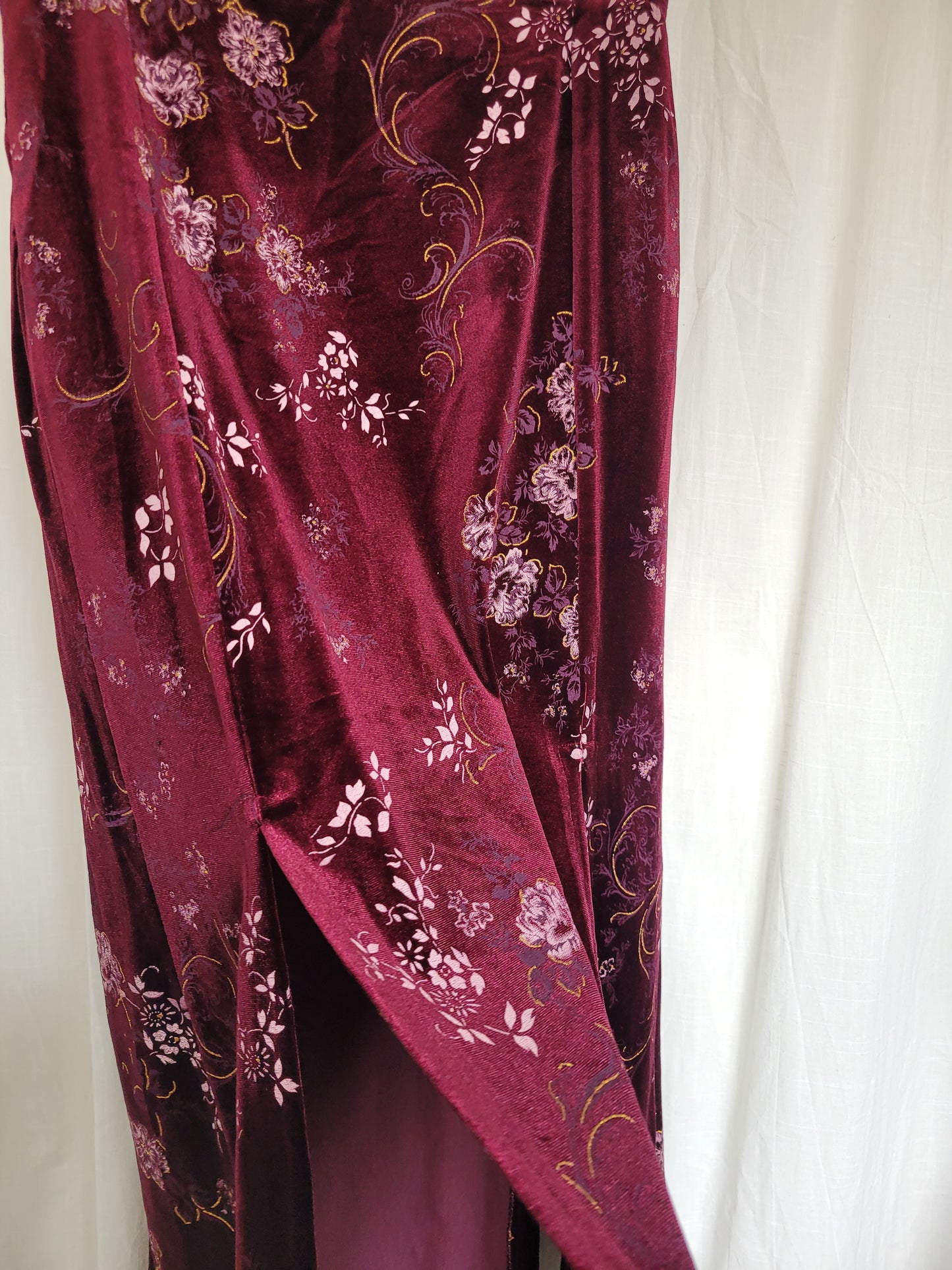 🖤 Velvet Night - long velvet vintage skirt with front and back slits and flower patterns - size M
