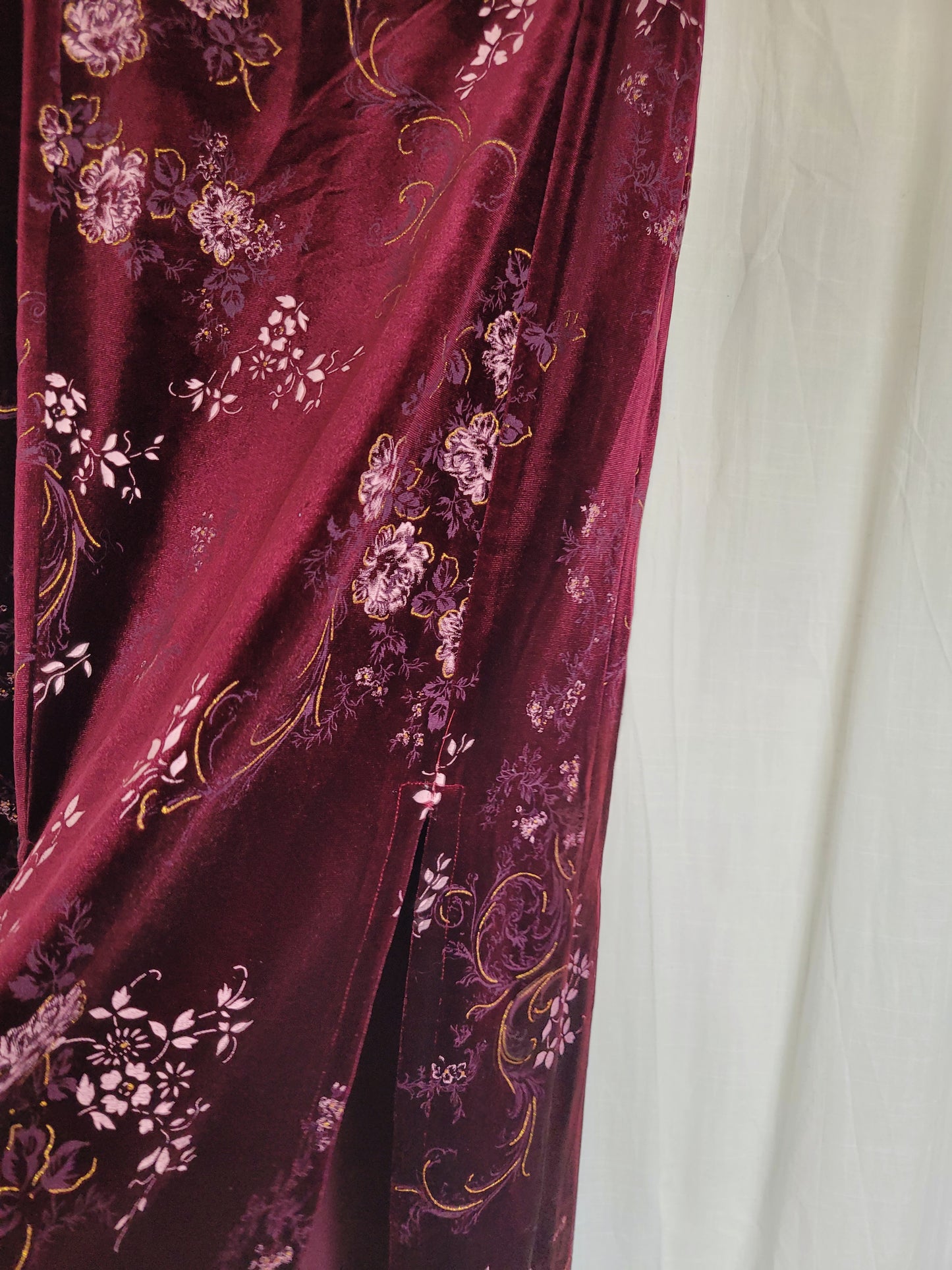 🖤 Velvet Night - long velvet vintage skirt with front and back slits and flower patterns - size M