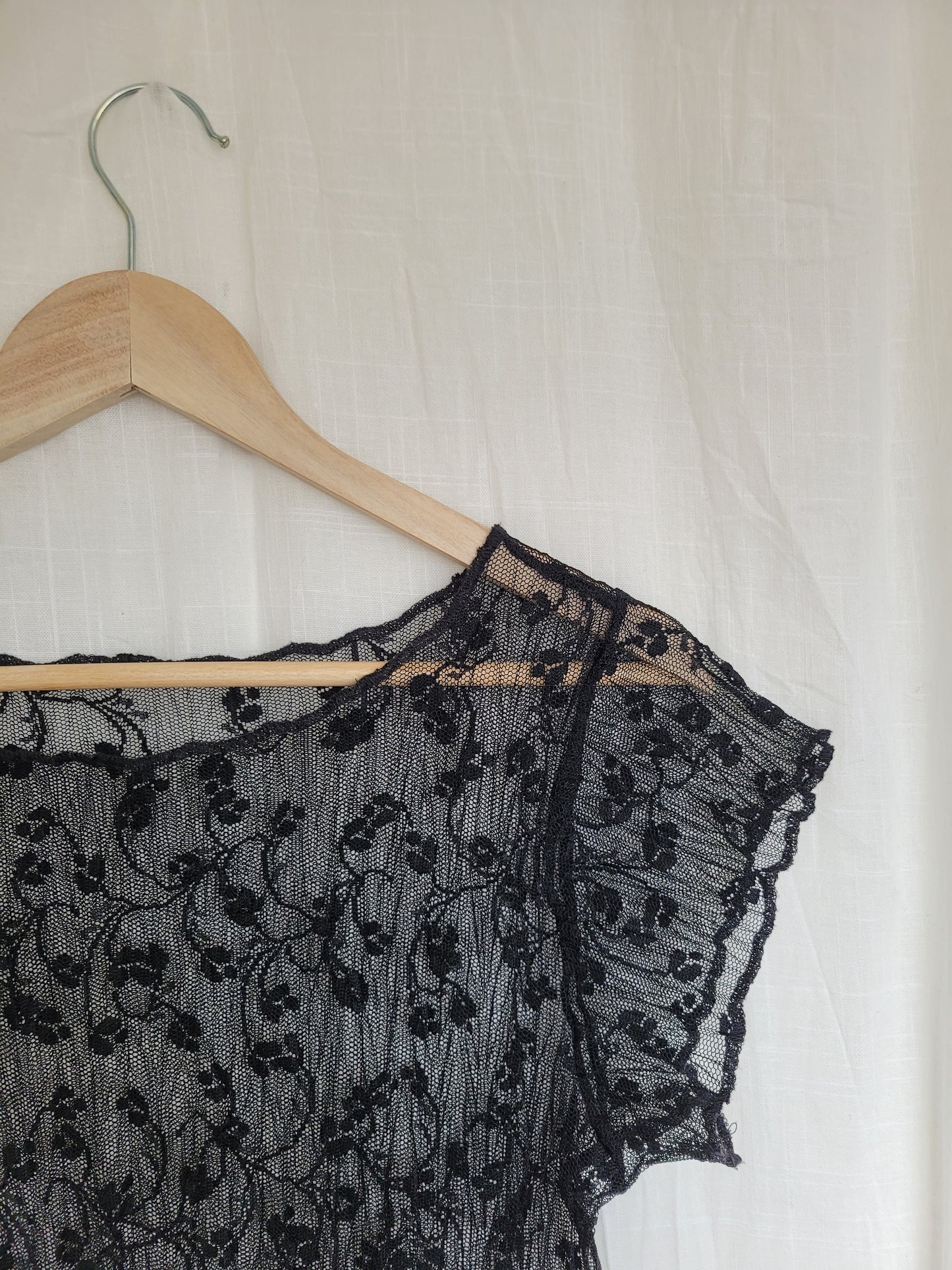 🌙 Midnight Lace - vintage lace top - size M