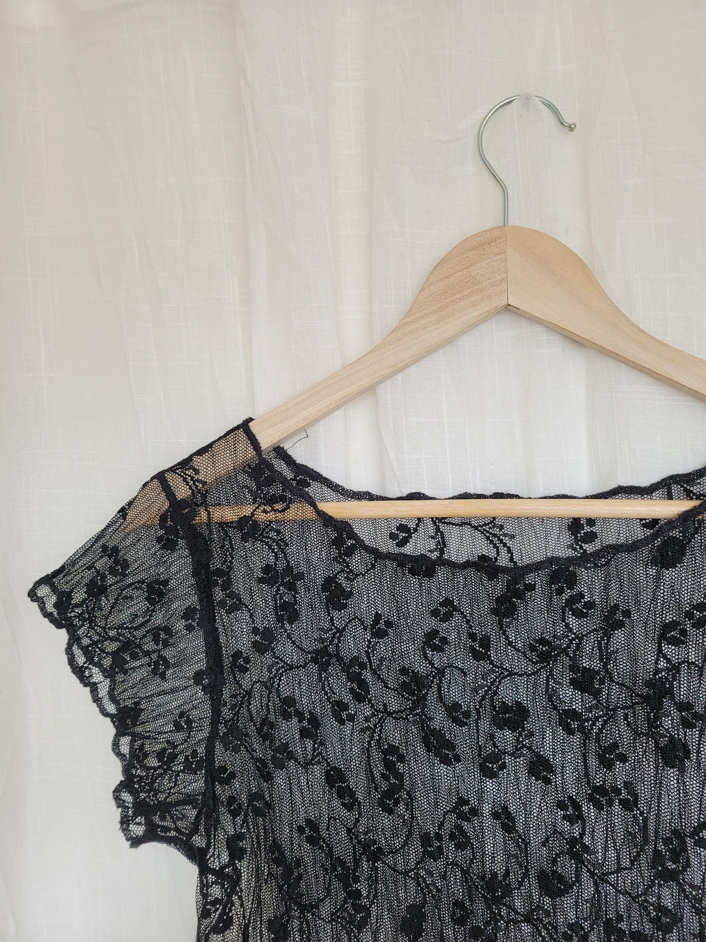 🌙 Midnight Lace - vintage lace top - size M