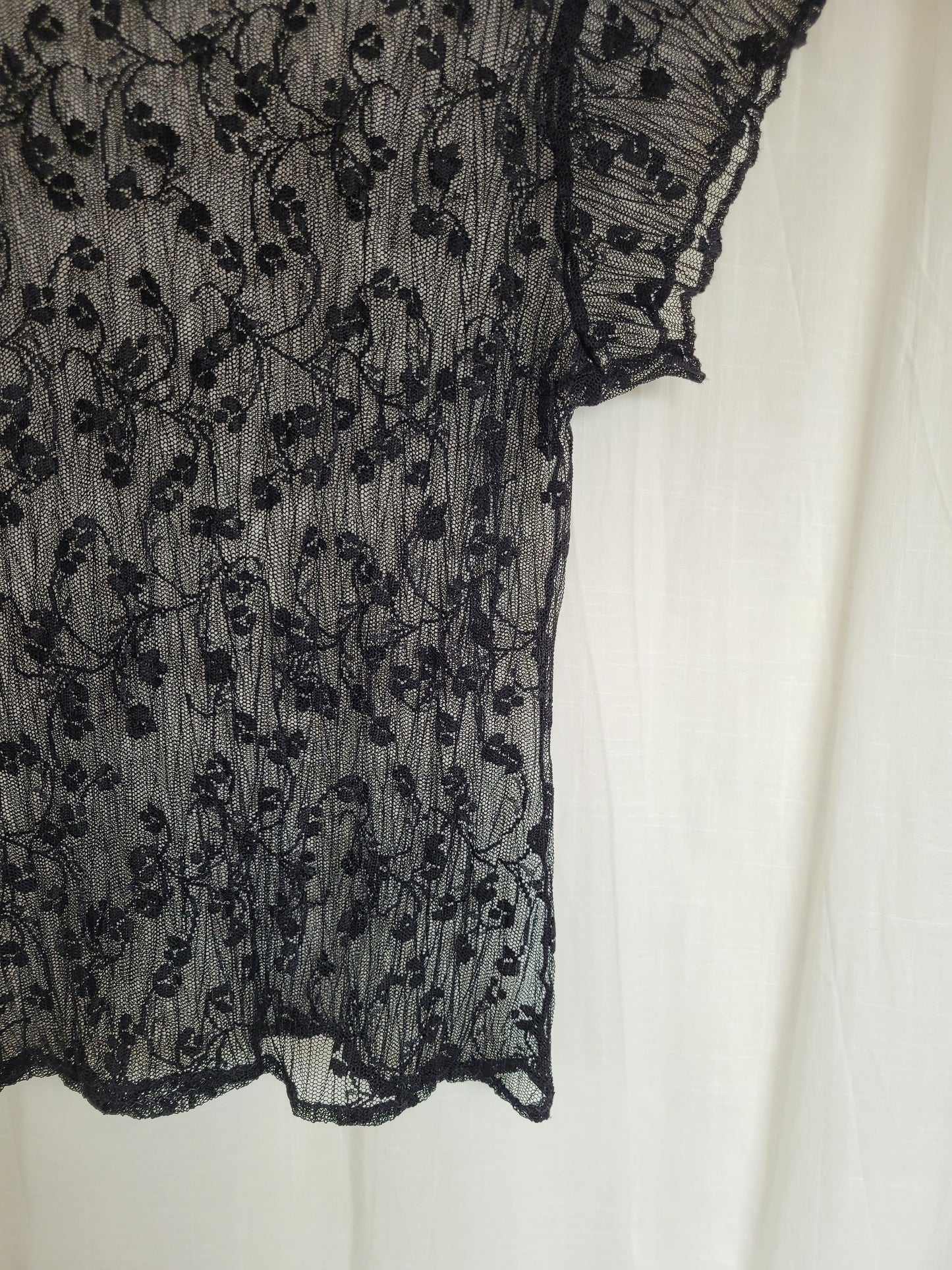 🌙 Midnight Lace - vintage lace top - size M