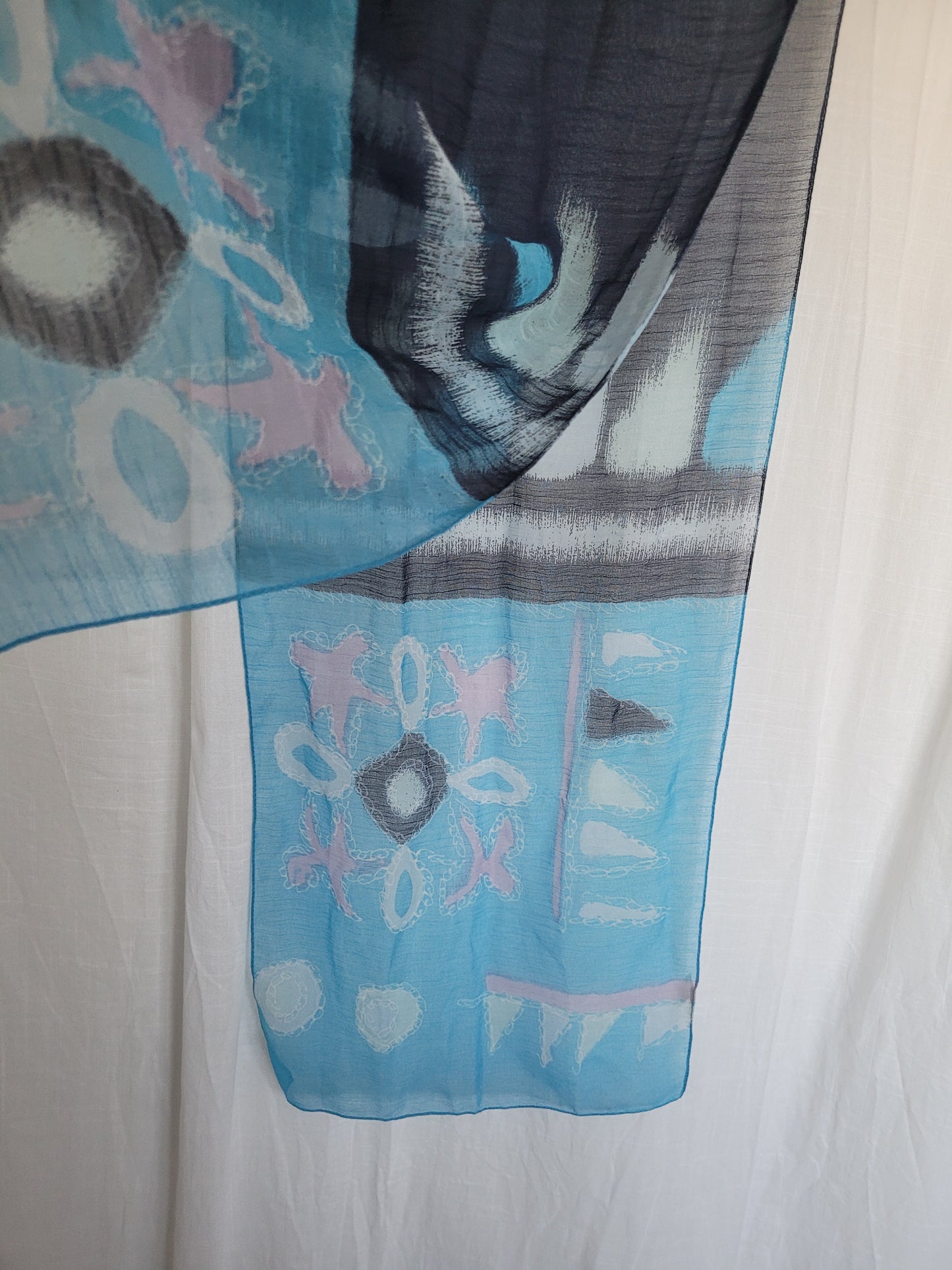 🌬️ Wind Drift - vintage seetrough blue scarf