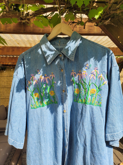 ✨ The Happy Denim - vintage denim shirt with embroidered details - size XL/XXL