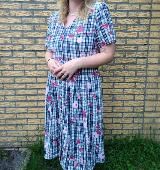 🌷 Pink Petals & Plaid - vintage plaid dress with flower pattern - size M/L