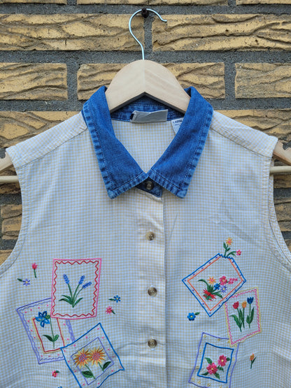 ✨ Sunny Stitch - vintage sleeveless gingham blouse with embroidery - size L