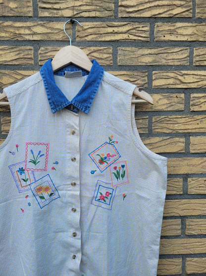 ✨ Sunny Stitch - vintage sleeveless gingham blouse with embroidery - size L