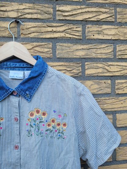 🦋 Butterfly Meadow - vintage gingham blouse with embroidered details - size M