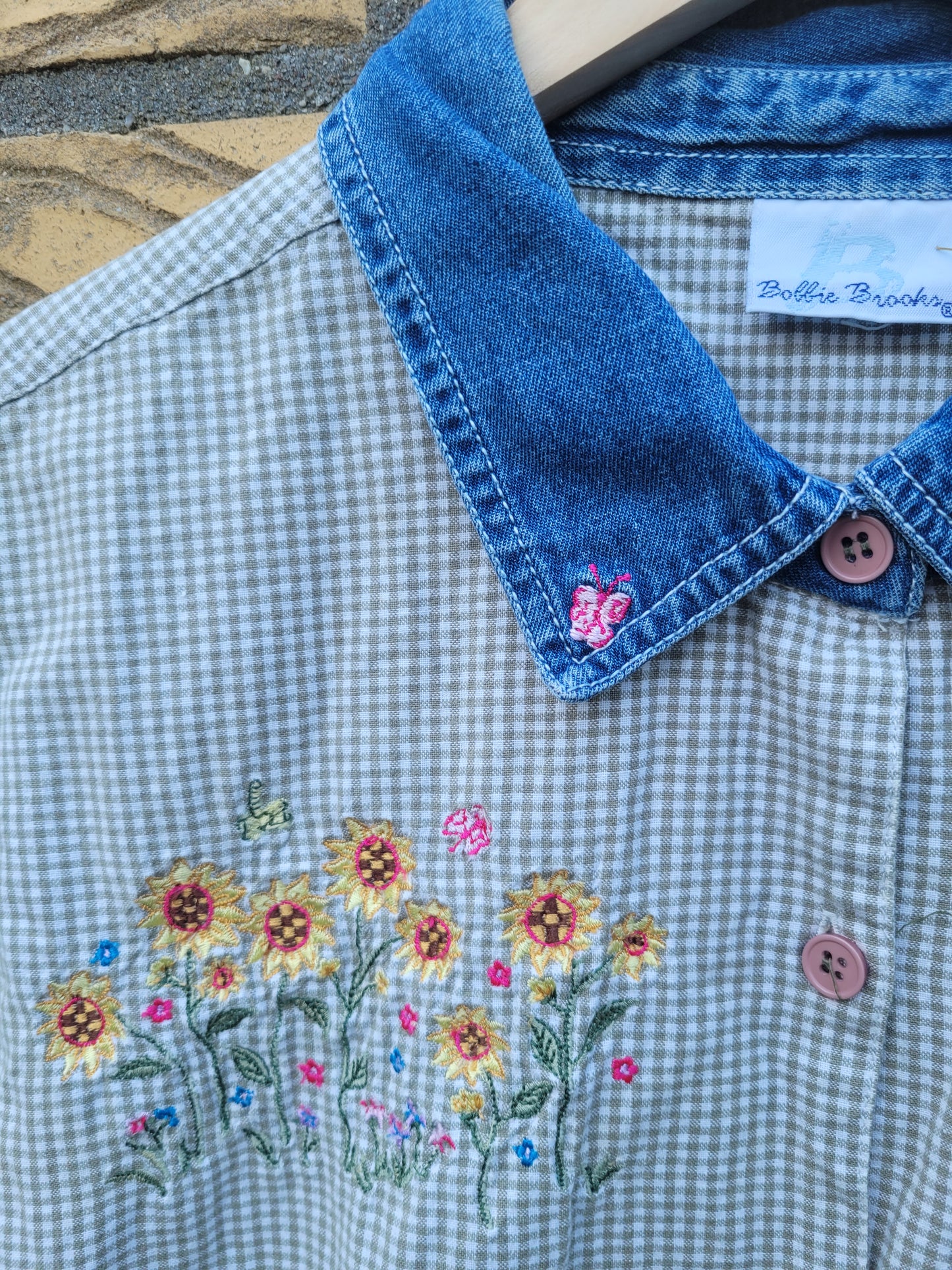 🦋 Butterfly Meadow - vintage gingham blouse with embroidered details - size M