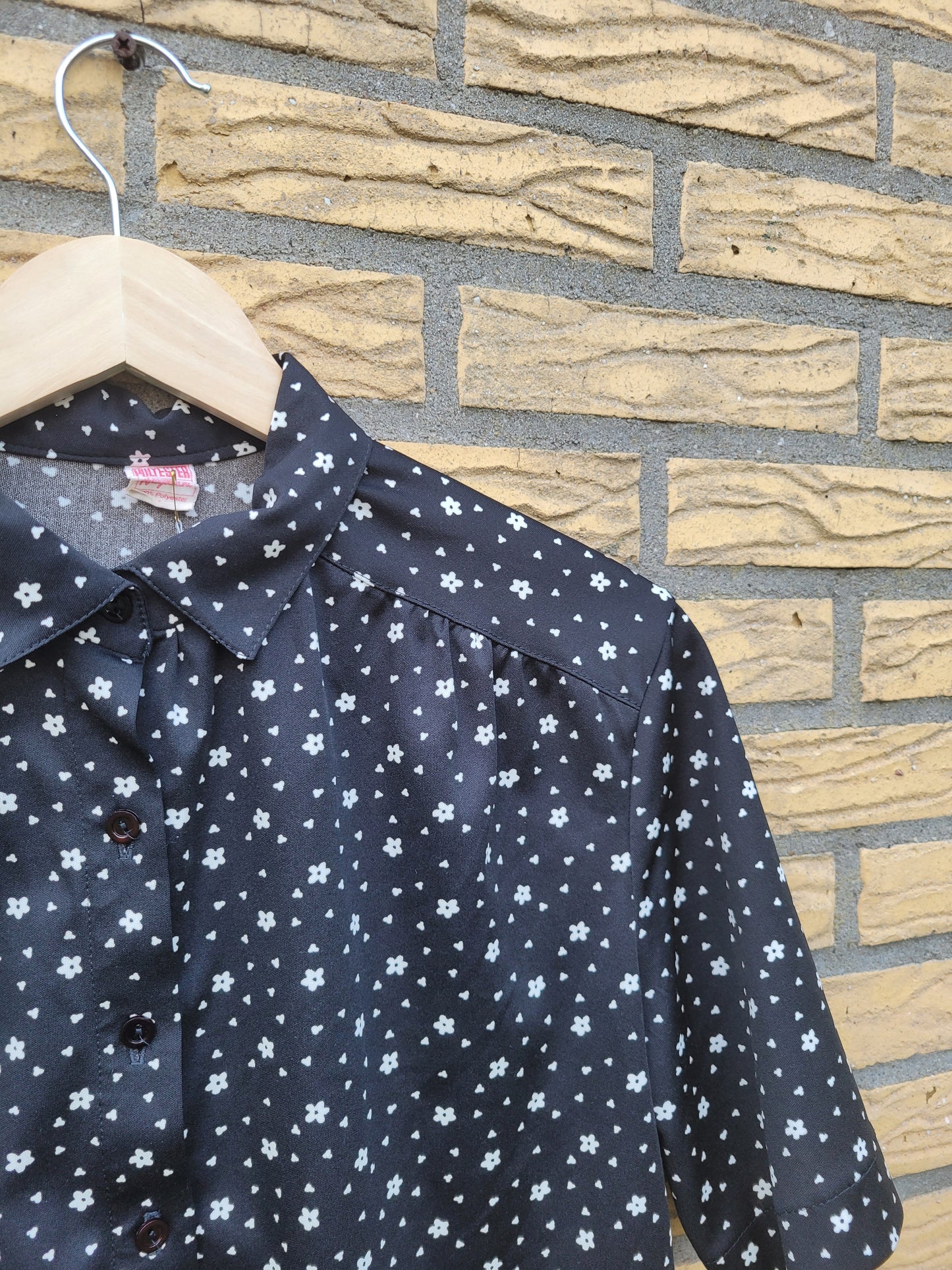 🖤 Wildflower Silhouette - vintage black blouse with flower pattern - size M