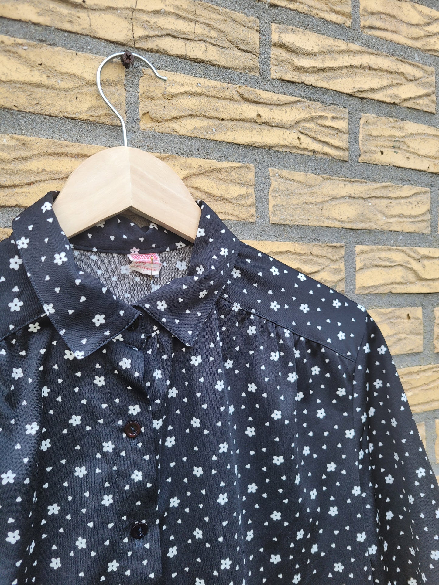 🖤 Wildflower Silhouette - vintage black blouse with flower pattern - size M