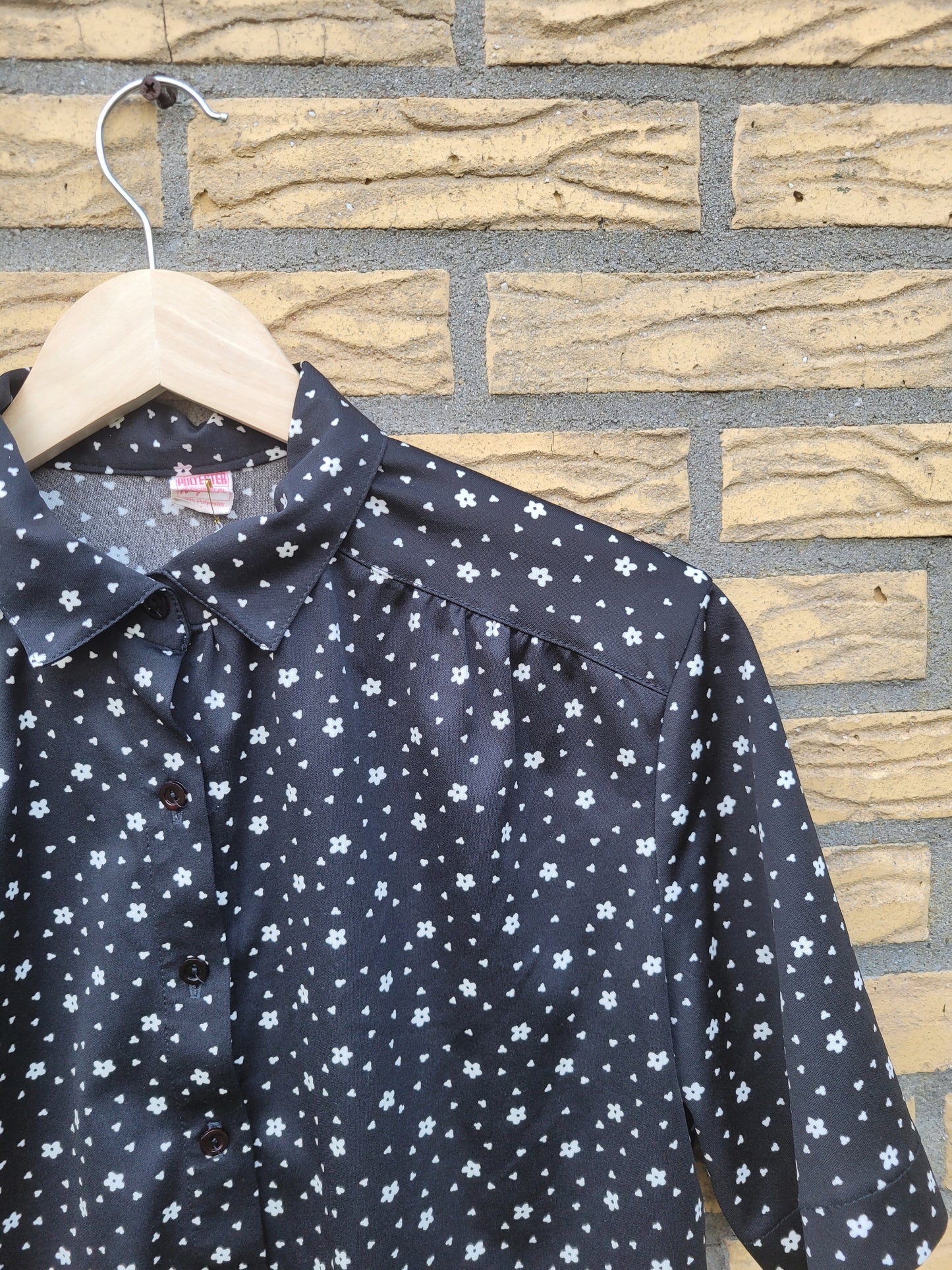 🖤 Wildflower Silhouette - vintage black blouse with flower pattern - size M