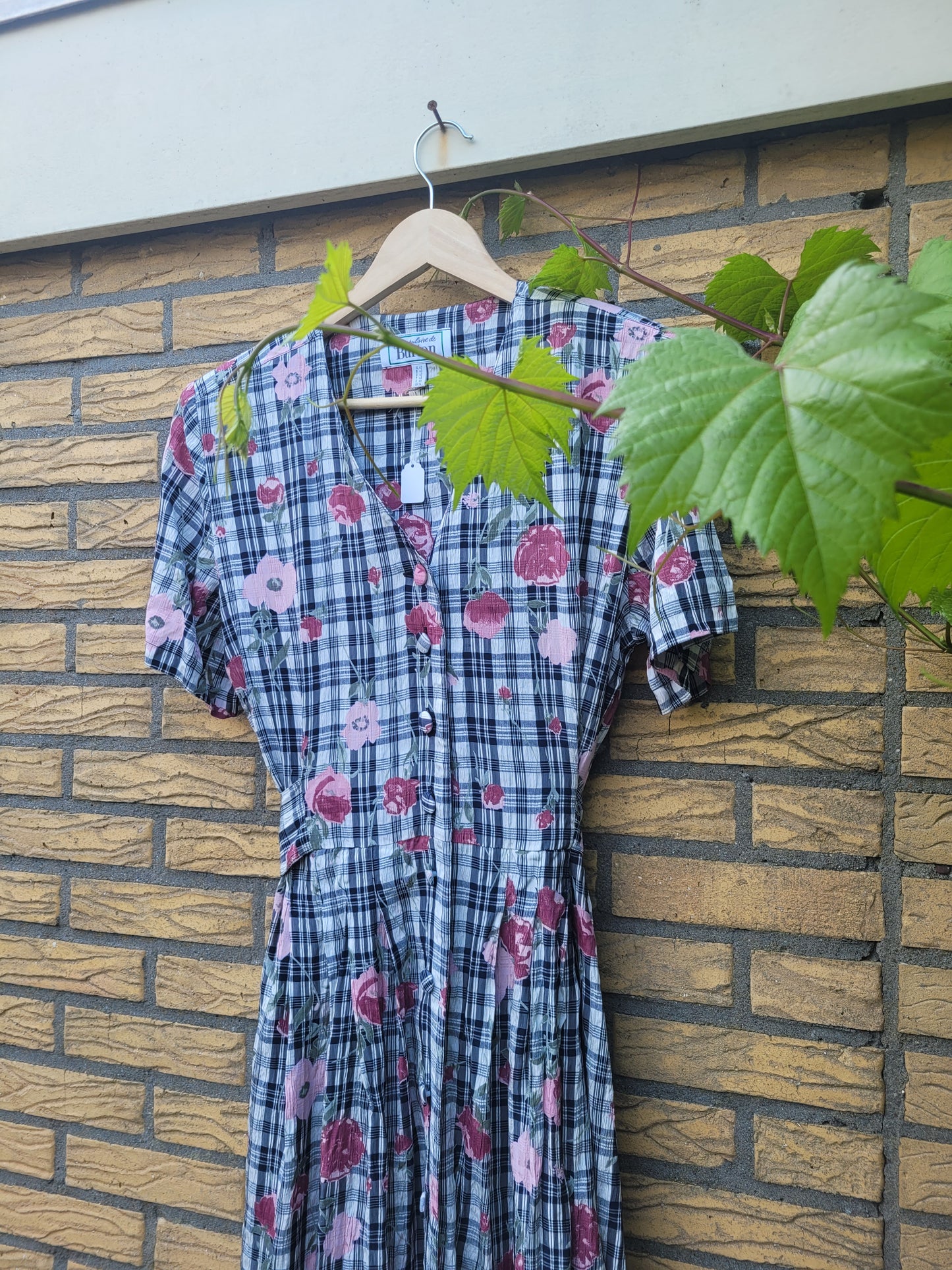 🌷 Pink Petals & Plaid - vintage plaid dress with flower pattern - size M/L