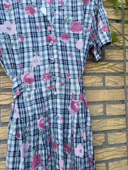 🌷 Pink Petals & Plaid - vintage plaid dress with flower pattern - size M/L