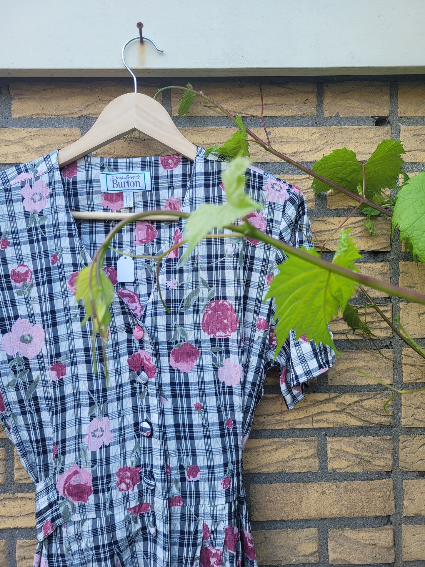 🌷 Pink Petals & Plaid - vintage plaid dress with flower pattern - size M/L