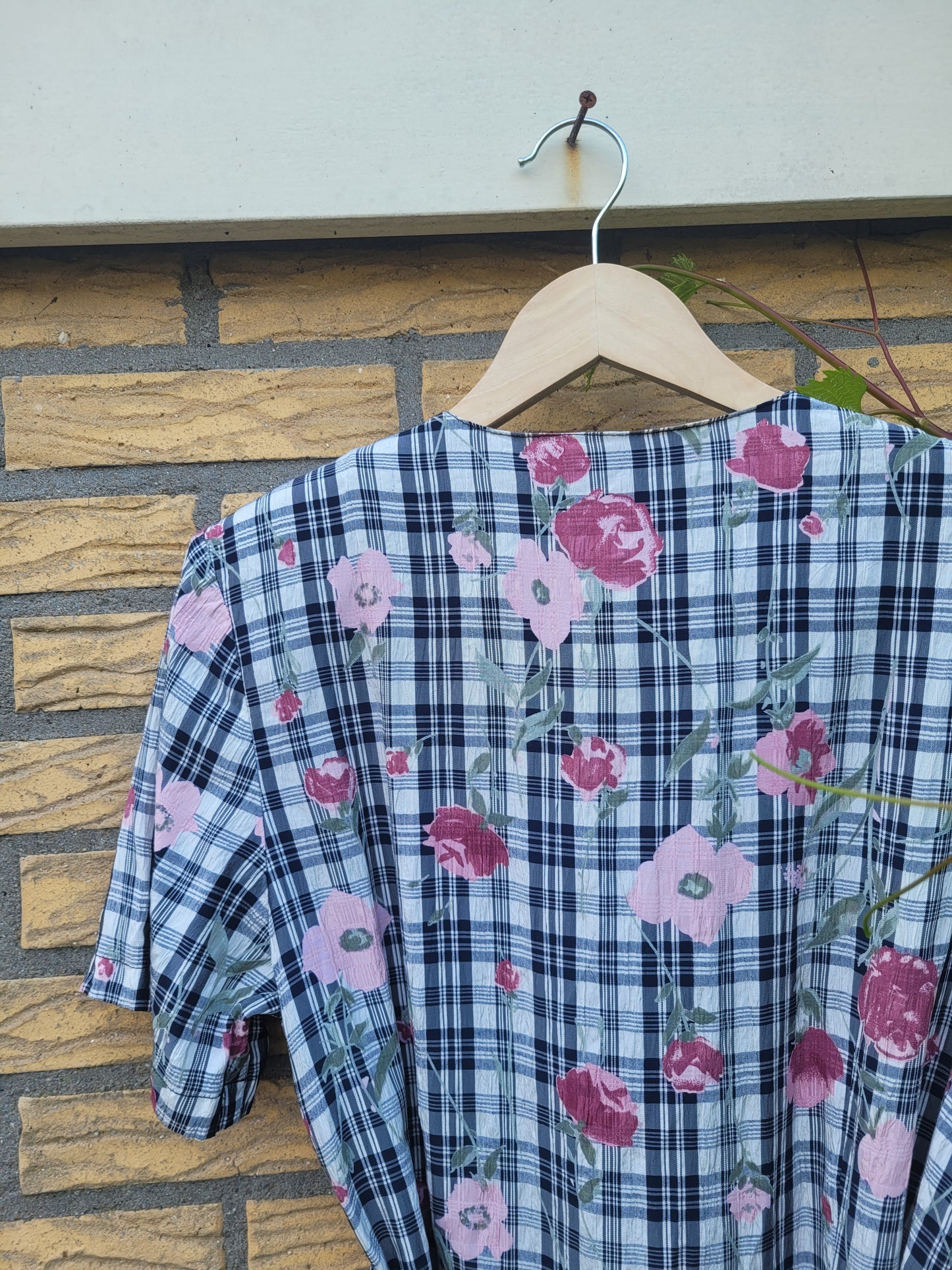 🌷 Pink Petals & Plaid - vintage plaid dress with flower pattern - size M/L