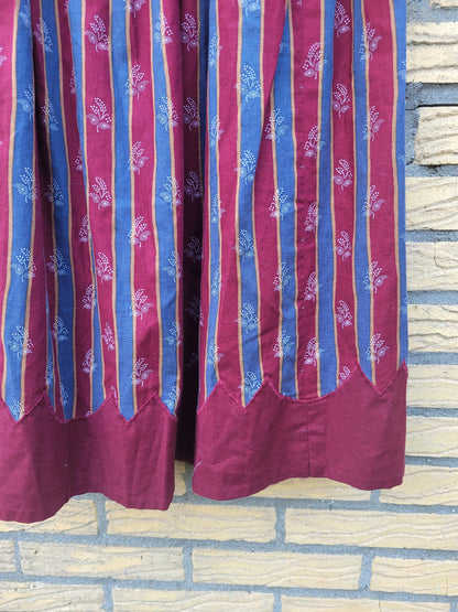 🎪 Patterned Paths - vintage Austrian striped skirt - size S/M