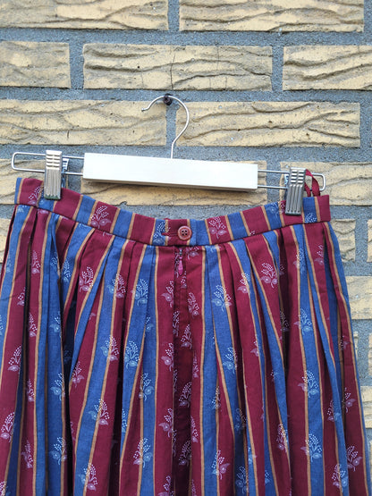 🎪 Patterned Paths - vintage Austrian striped skirt - size S/M