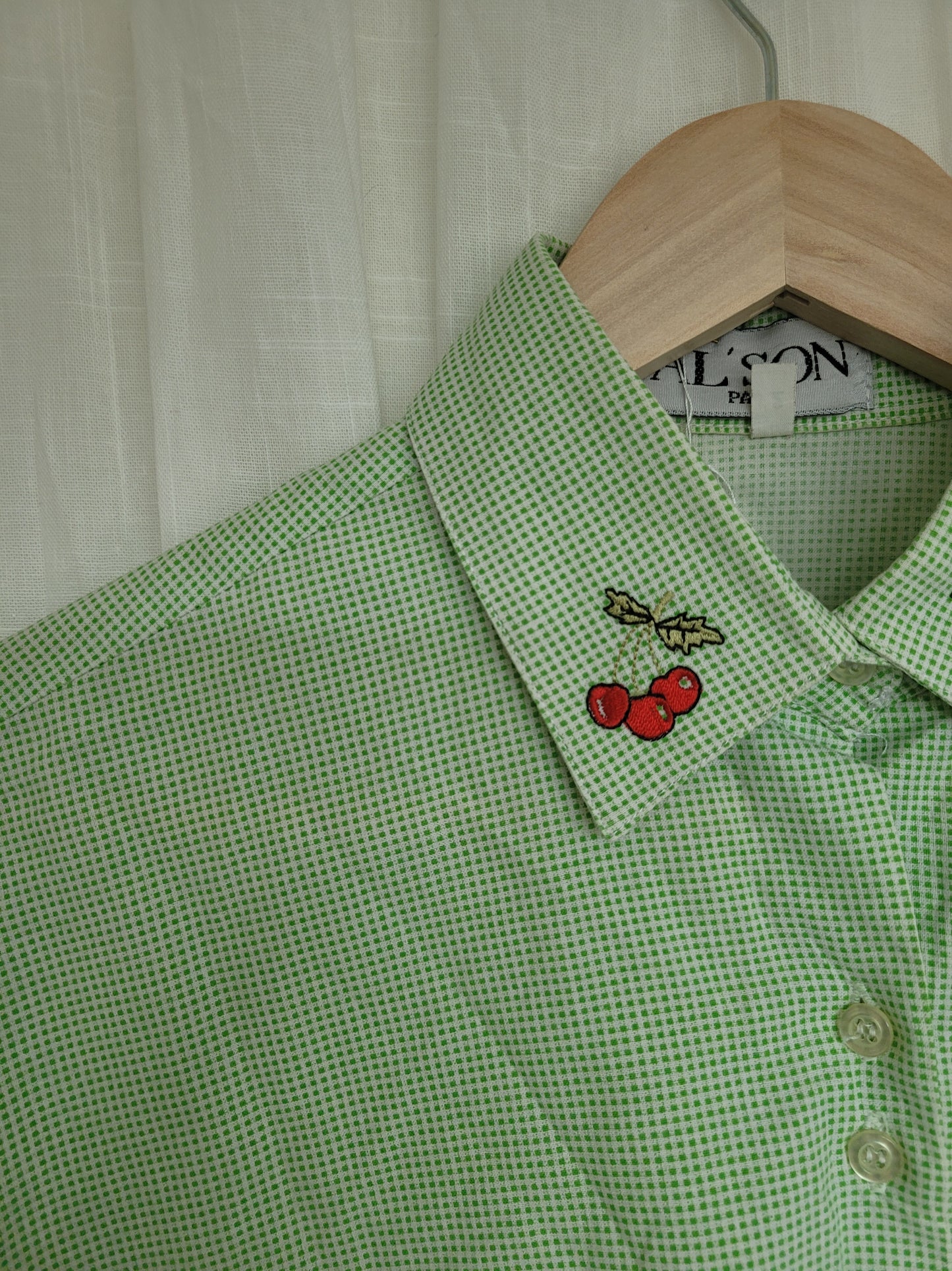 🍒 Cherry, Cherry, Baby - cropped gingham blouse with embroidered cherries - size M/L