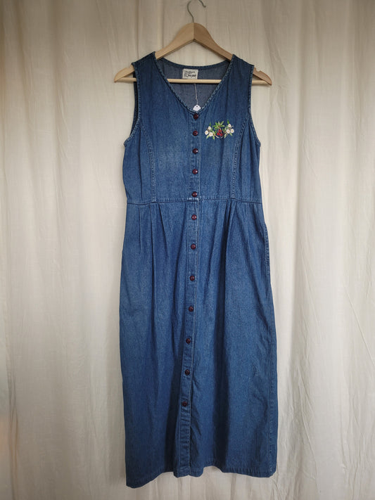 🍒 Berry Blossom - vintage denim dress with berry embroidery (Perfectly Imperfect) - size S/M