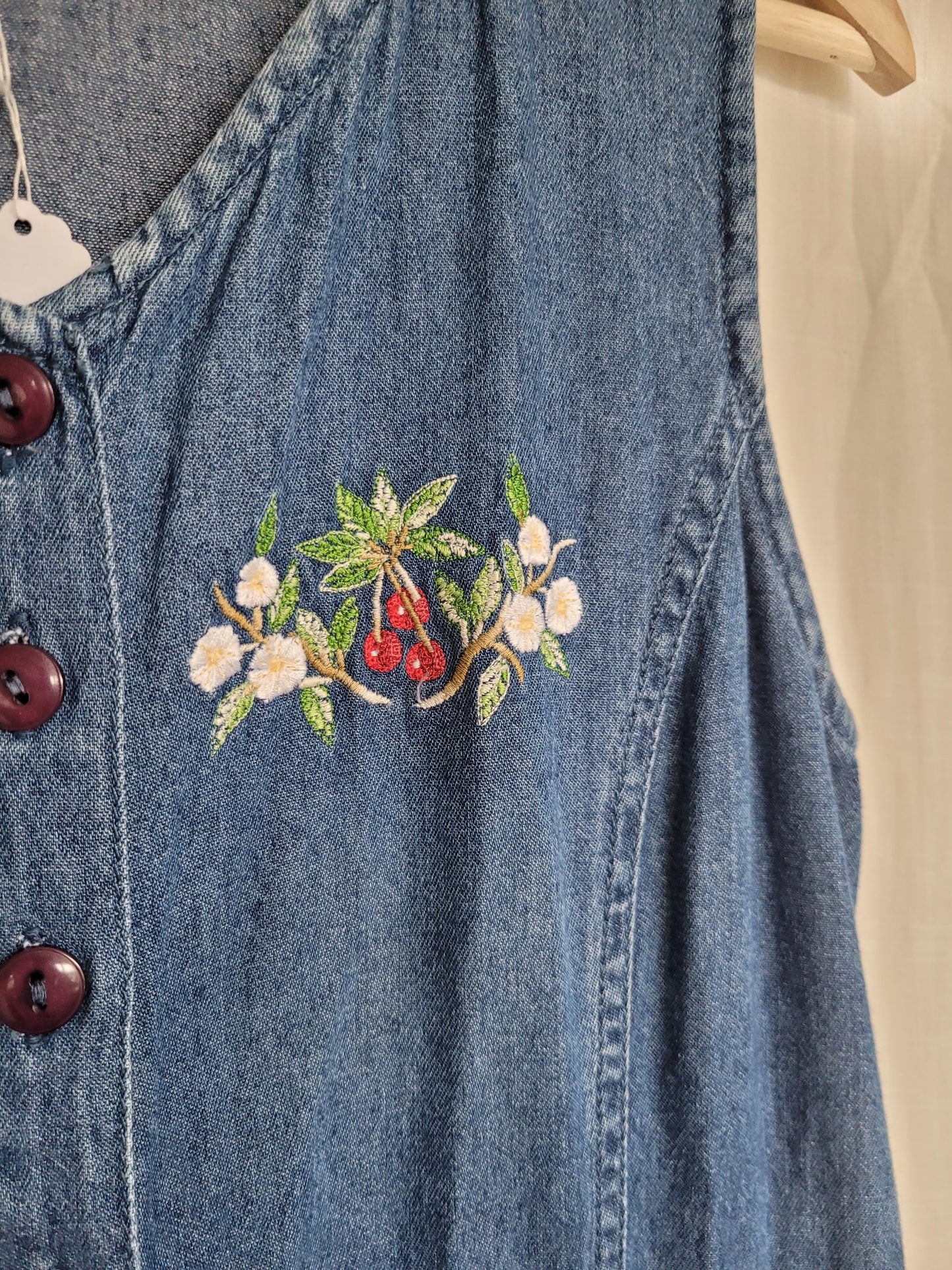 🍒 Berry Blossom - vintage denim dress with berry embroidery (Perfectly Imperfect) - size S/M