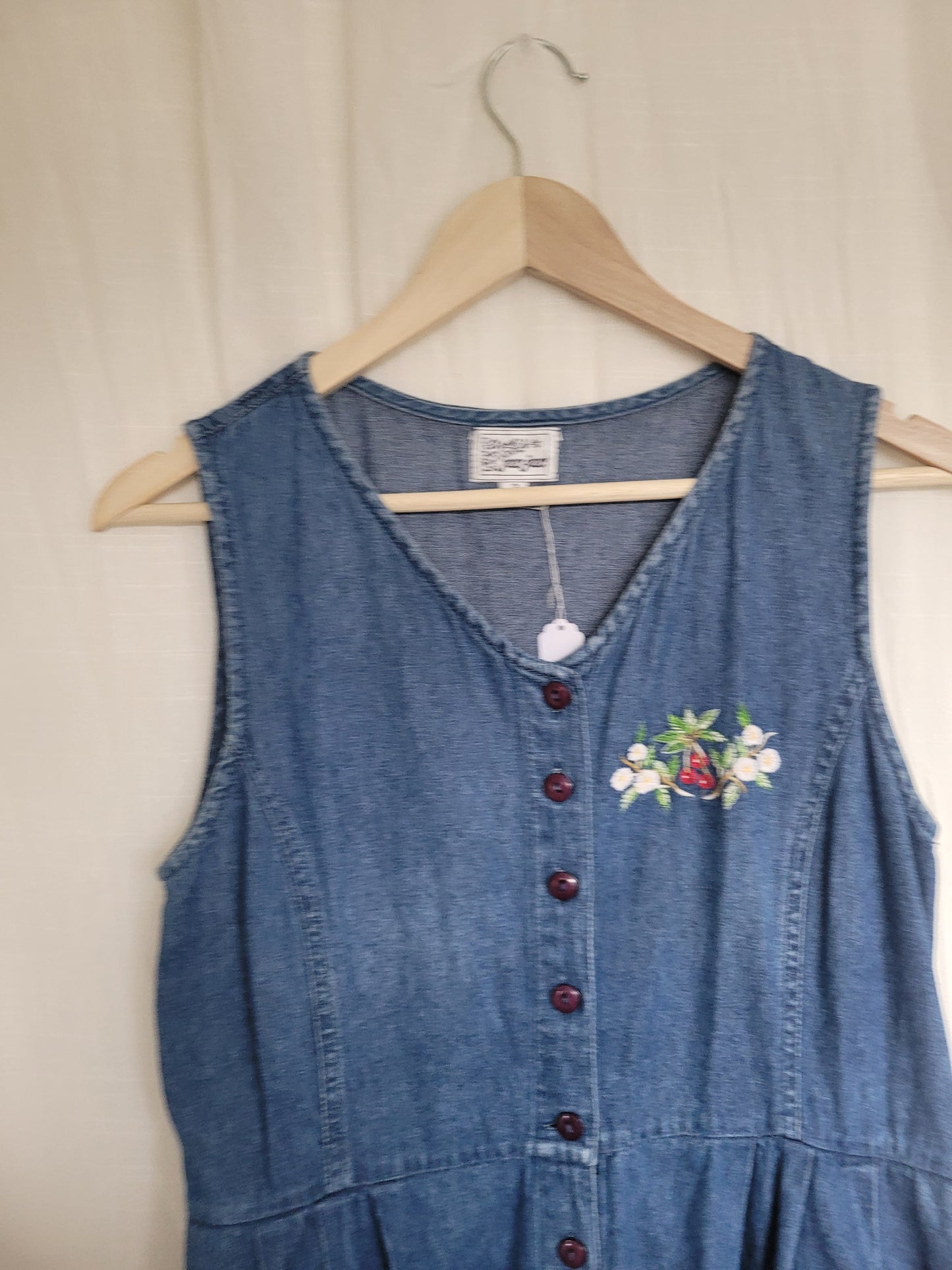 🍒 Berry Blossom - vintage denim dress with berry embroidery (Perfectly Imperfect) - size S/M