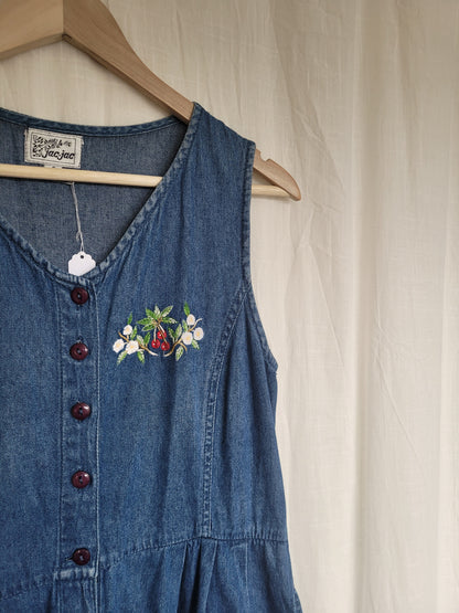 🍒 Berry Blossom - vintage denim dress with berry embroidery (Perfectly Imperfect) - size S/M