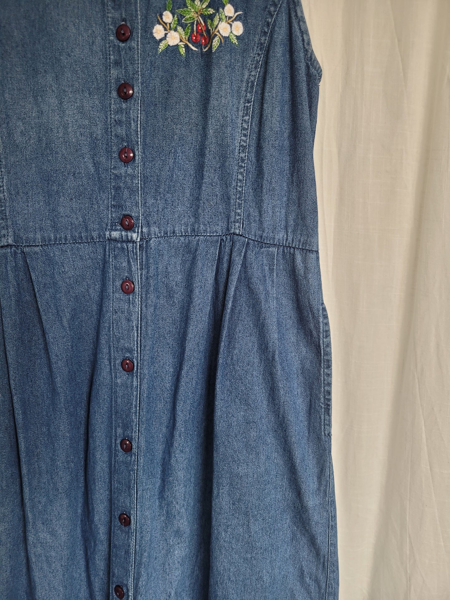 🍒 Berry Blossom - vintage denim dress with berry embroidery (Perfectly Imperfect) - size S/M