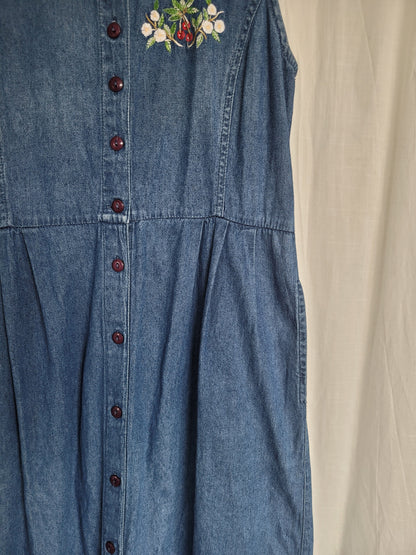 🍒 Berry Blossom - vintage denim dress with berry embroidery (Perfectly Imperfect) - size S/M