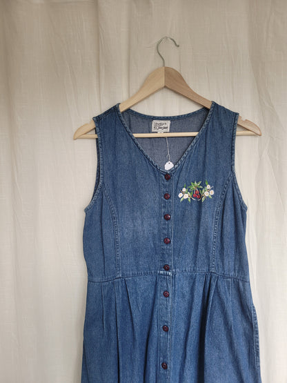 🍒 Berry Blossom - vintage denim dress with berry embroidery (Perfectly Imperfect) - size S/M