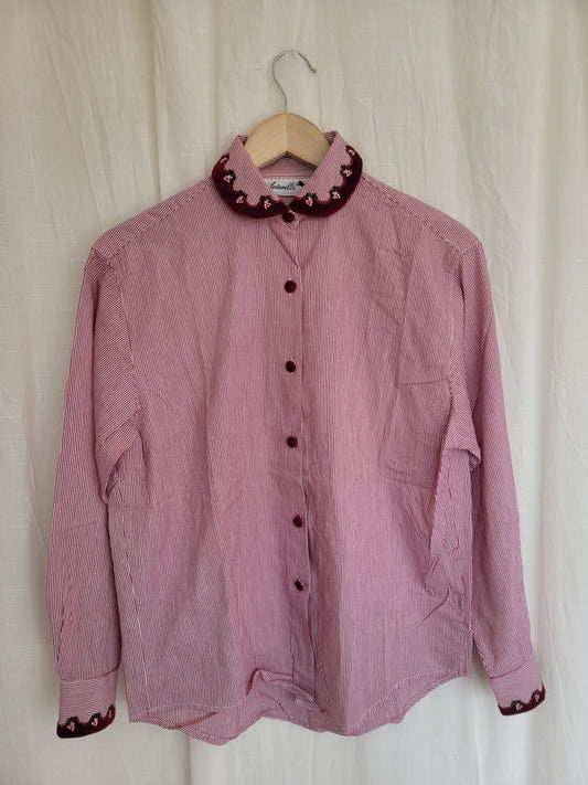 🍓 Berry Sweet - vintage bordeaux red striped blouse with embroidered berries - size M/L