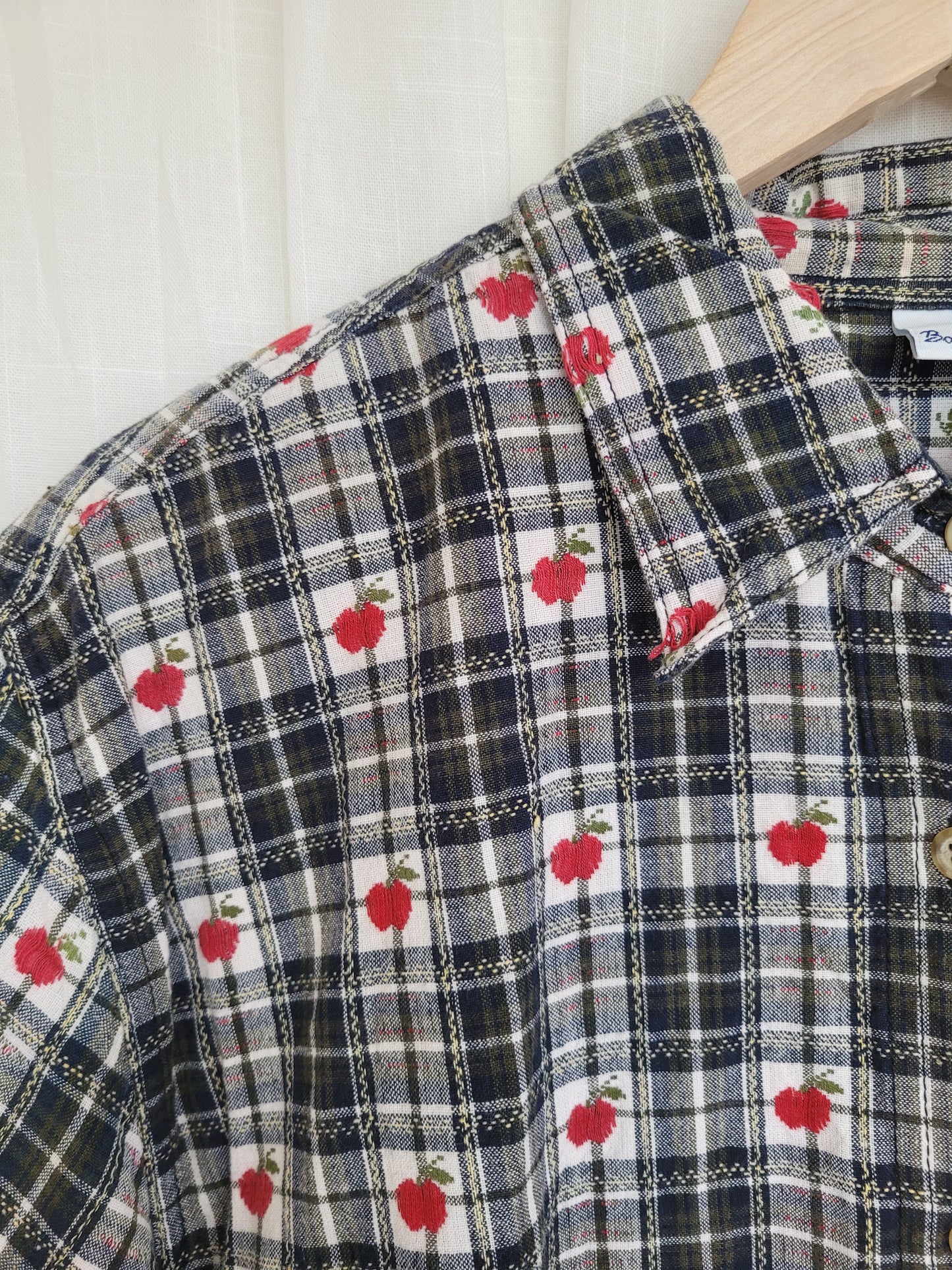 🍎 An Apple a Day... - vintage checked blouse with apple pattern - size XL