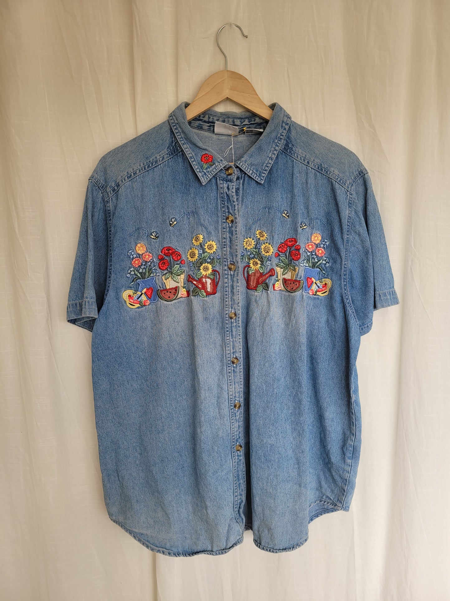 🍉 A Very Busy Garden - vintage light blue denim blouse with embroidered details (Perfectly Imperfect) - size XL