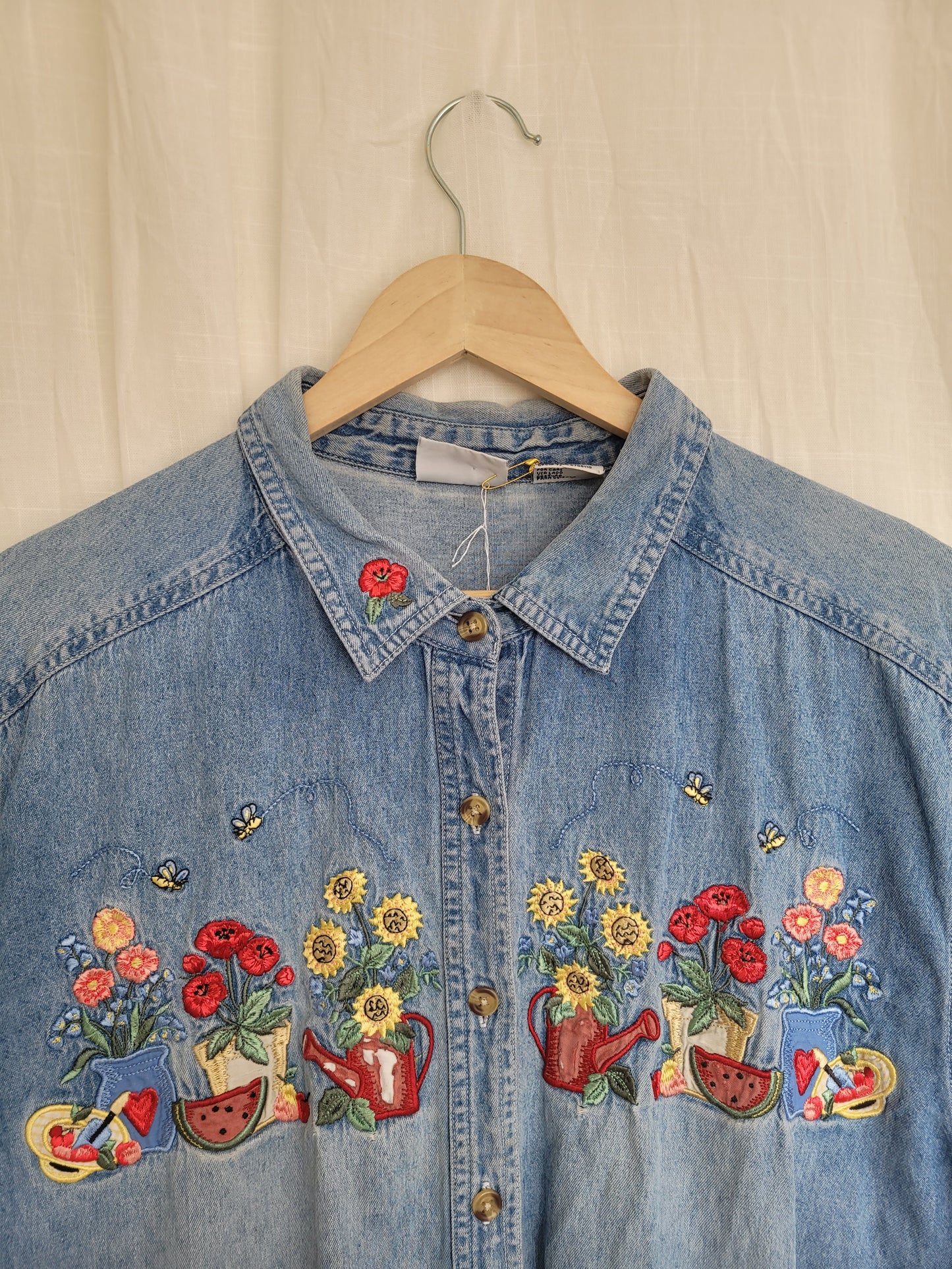 🍉 A Very Busy Garden - vintage light blue denim blouse with embroidered details (Perfectly Imperfect) - size XL