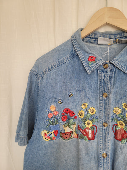 🍉 A Very Busy Garden - vintage light blue denim blouse with embroidered details (Perfectly Imperfect) - size XL
