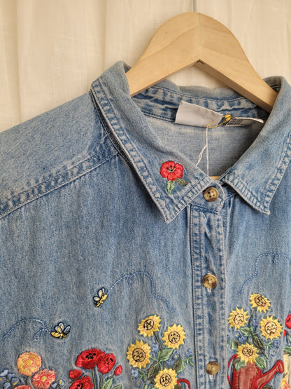 🍉 A Very Busy Garden - vintage light blue denim blouse with embroidered details (Perfectly Imperfect) - size XL