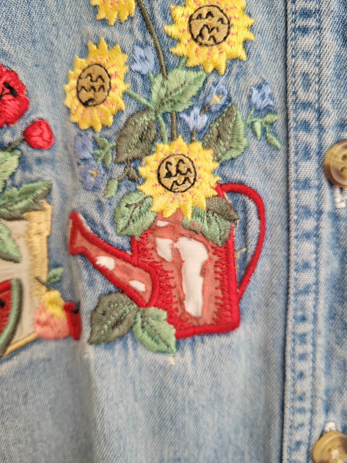 🍉 A Very Busy Garden - vintage light blue denim blouse with embroidered details (Perfectly Imperfect) - size XL