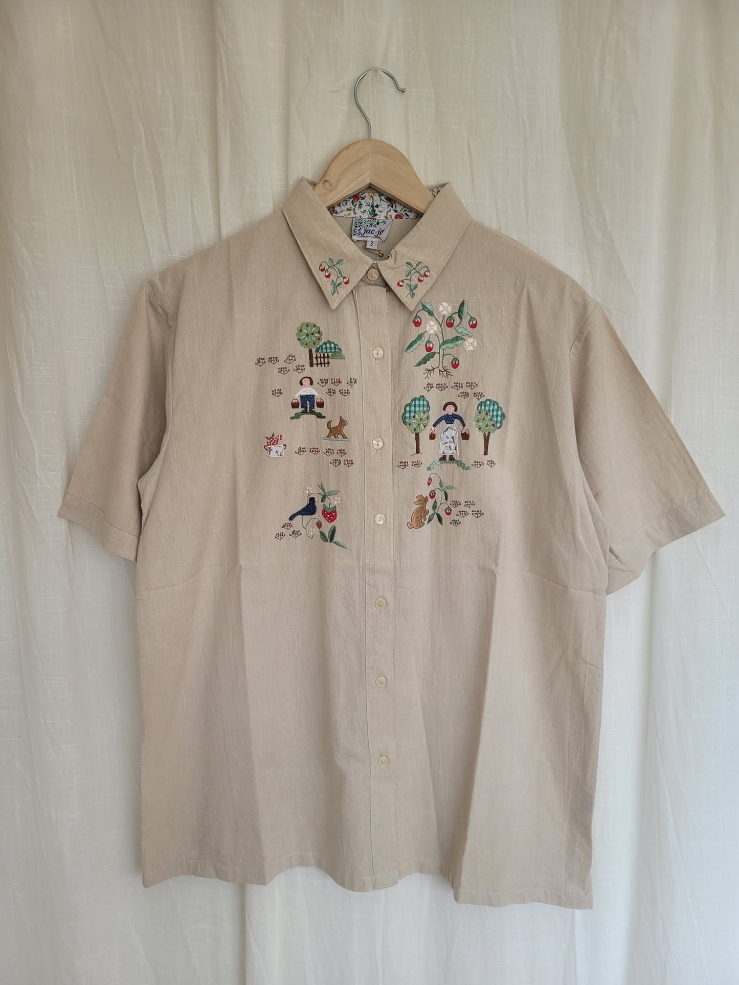 🧺 The Strawberry Harvest - vintage beige blouse with embroidered strawberry field images - size L