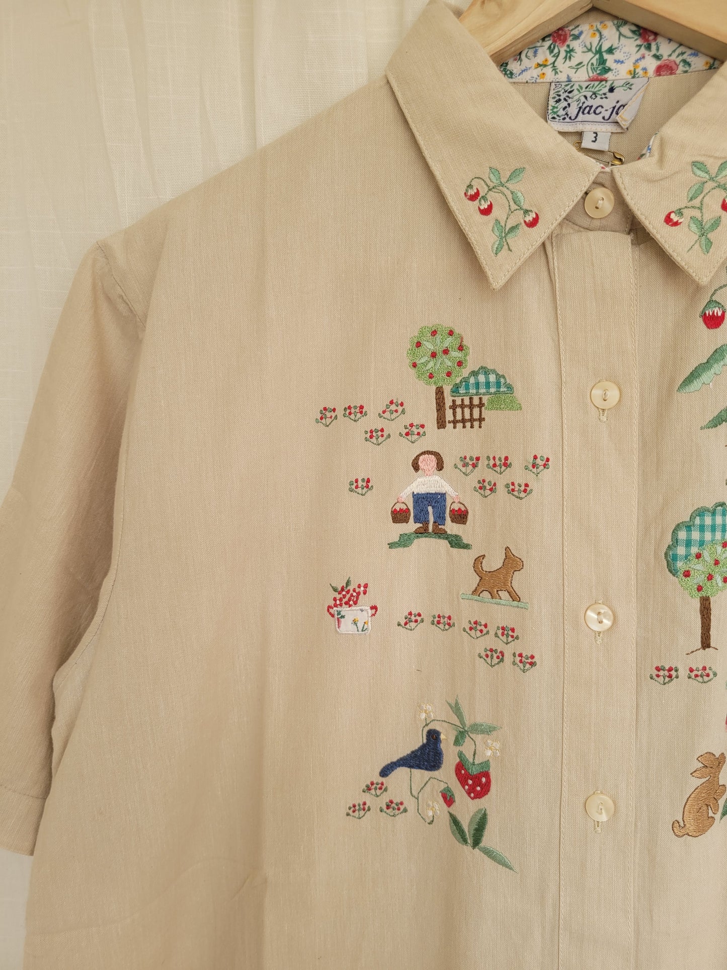 🧺 The Strawberry Harvest - vintage beige blouse with embroidered strawberry field images - size L