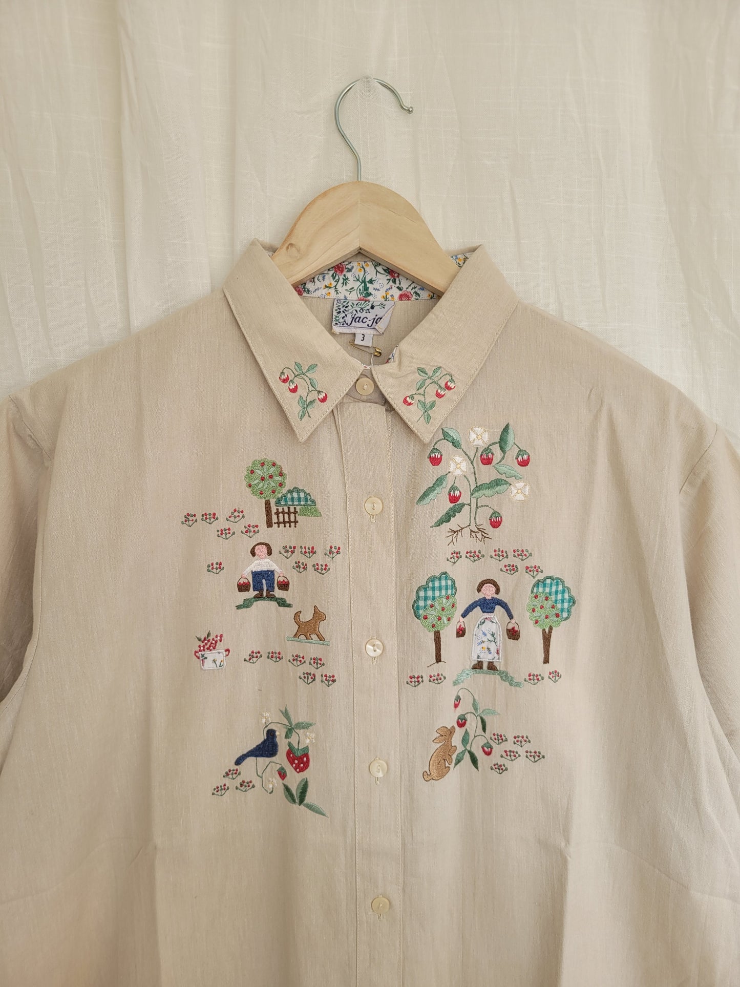 🧺 The Strawberry Harvest - vintage beige blouse with embroidered strawberry field images - size L