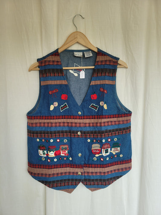 🧺 Country Kitchen - vintage denim gilet with embroidered/patchwork details - size M/L