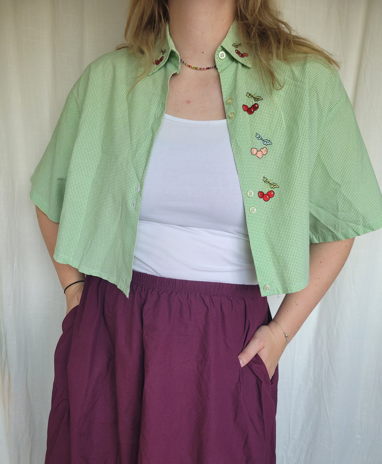 🍒 Cherry, Cherry, Baby - cropped gingham blouse with embroidered cherries - size M/L