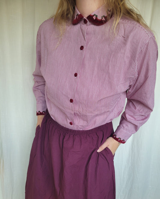 🍓 Berry Sweet - vintage bordeaux red striped blouse with embroidered berries - size M/L