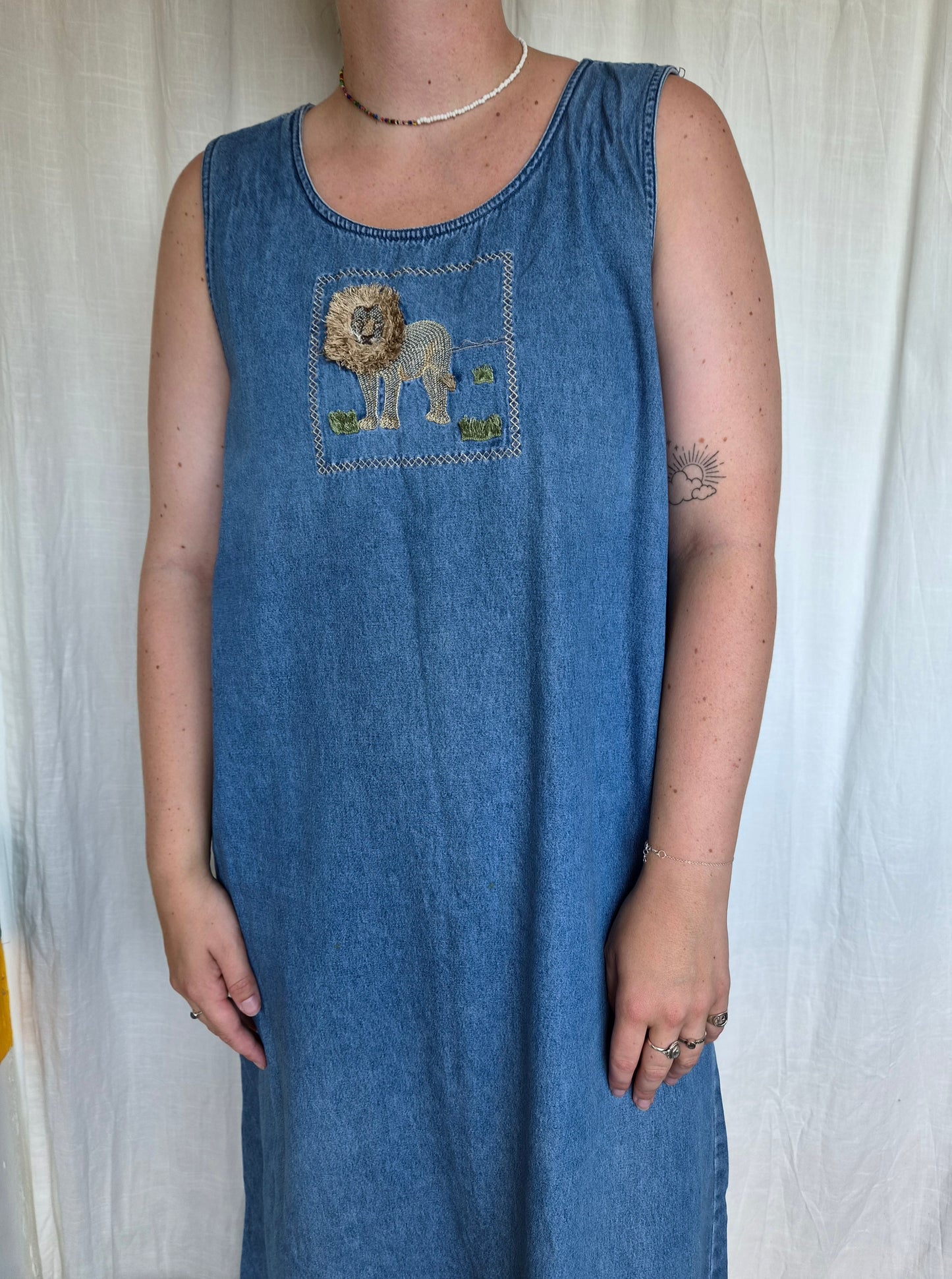 🦁The Lion's Pride - vintage long denim dress with embroidered lion (Perfectly Imperfect) - size L/XL