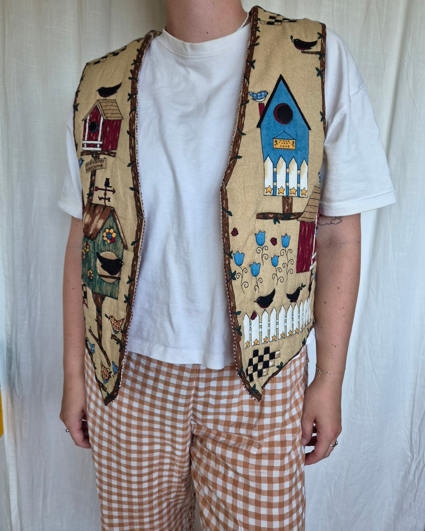 🪺 Home Is Where the Birds Sing - vintage handmade quilted gilet with birds - size L
