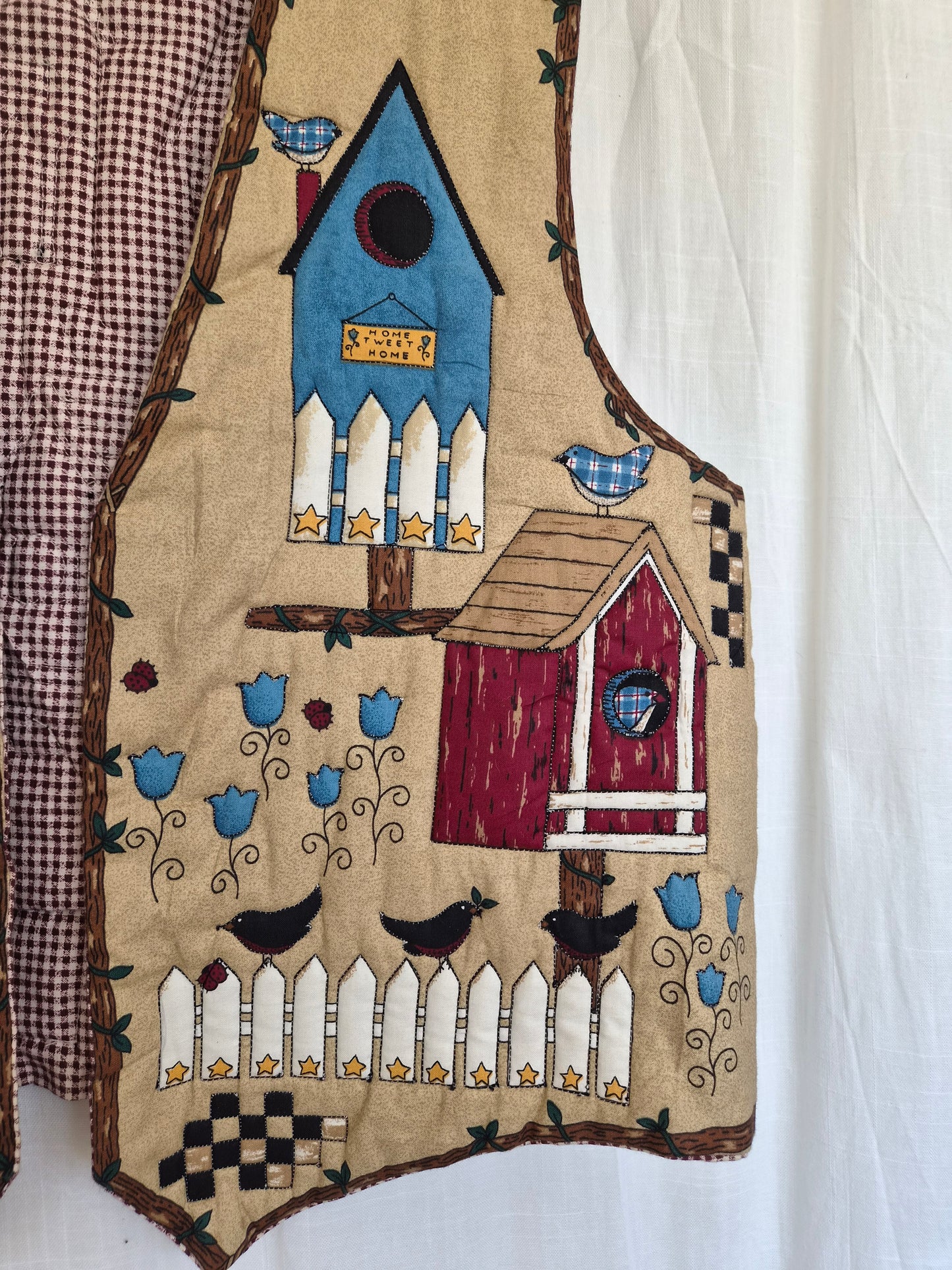 🪺 Home Is Where the Birds Sing - vintage handmade quilted gilet with birds - size L