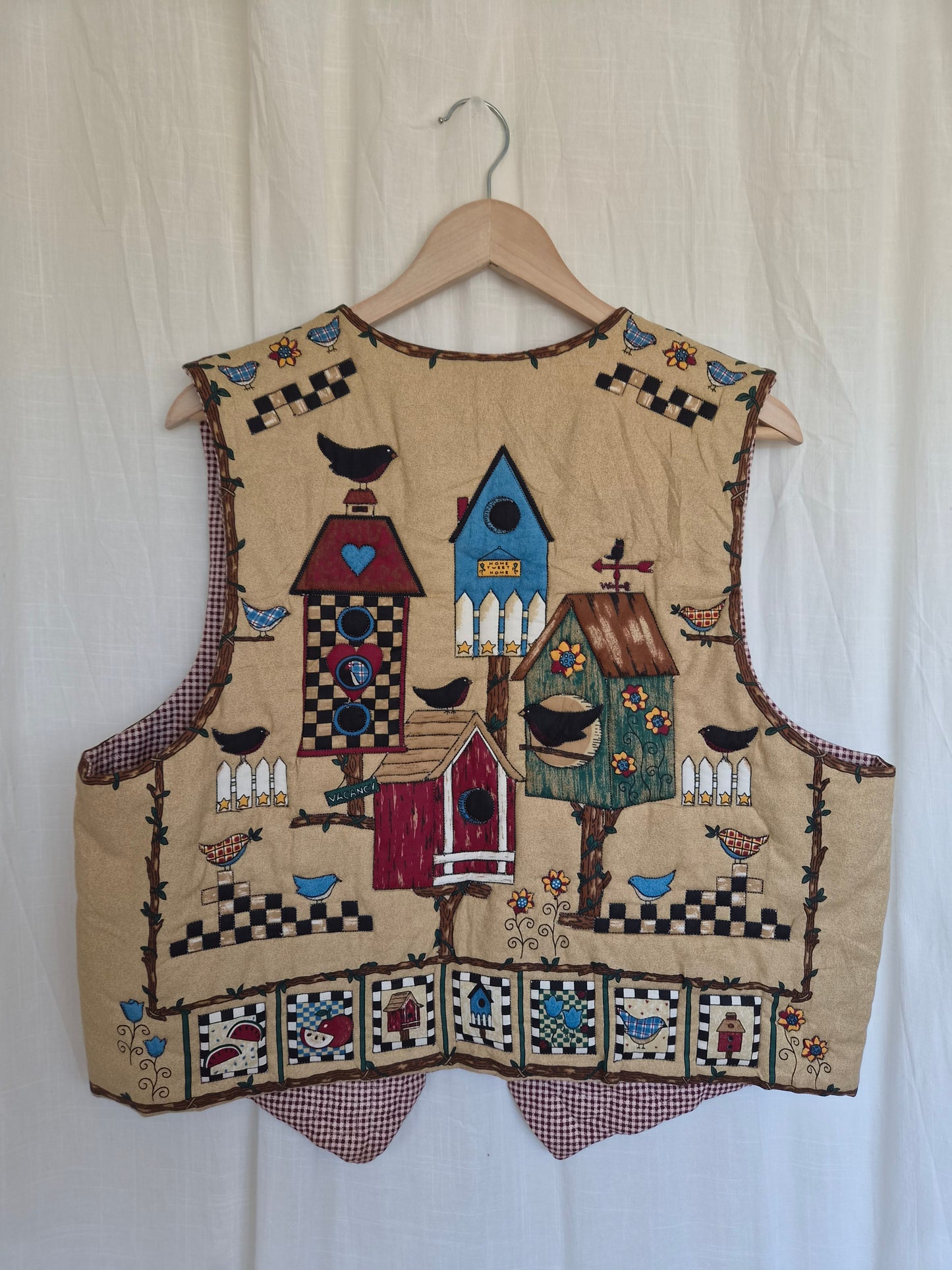 🪺 Home Is Where the Birds Sing - vintage handmade quilted gilet with birds - size L