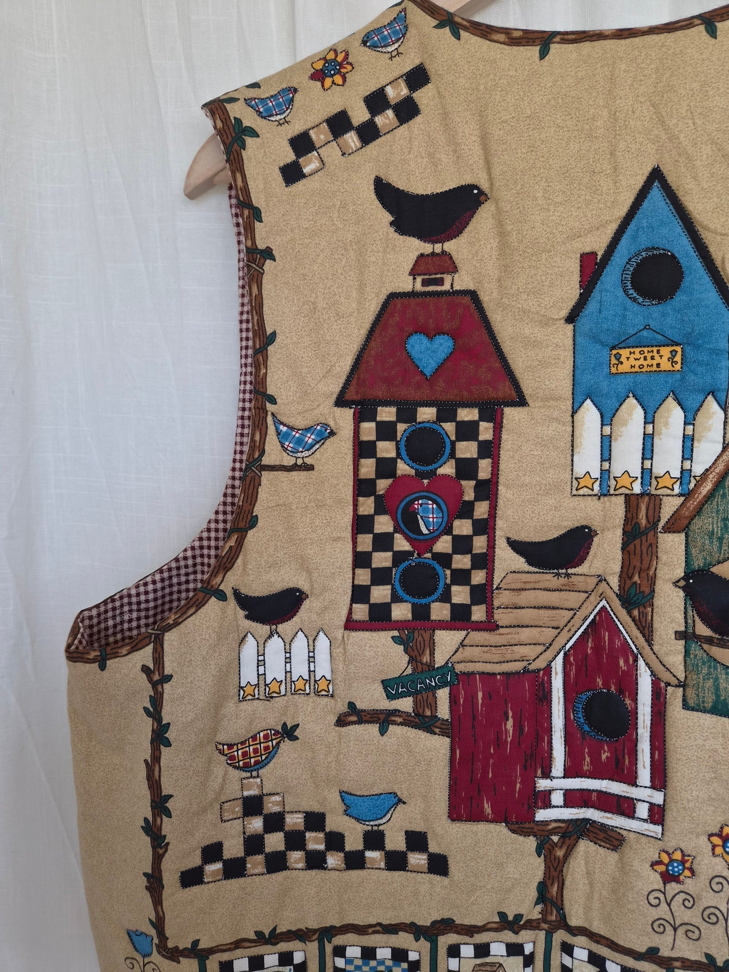 🪺 Home Is Where the Birds Sing - vintage handmade quilted gilet with birds - size L