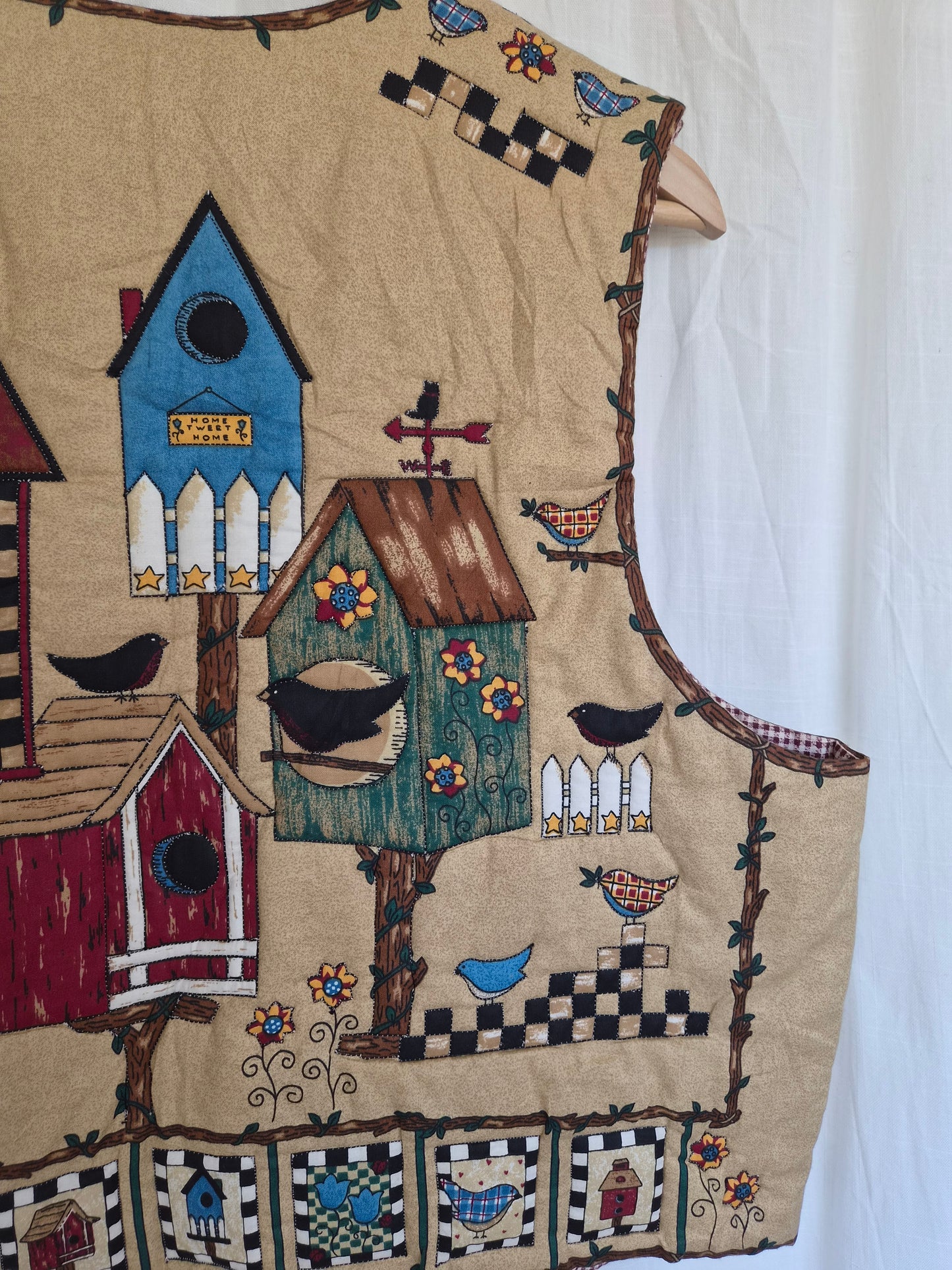 🪺 Home Is Where the Birds Sing - vintage handmade quilted gilet with birds - size L