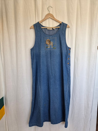 🦁The Lion's Pride - vintage long denim dress with embroidered lion (Perfectly Imperfect) - size L/XL